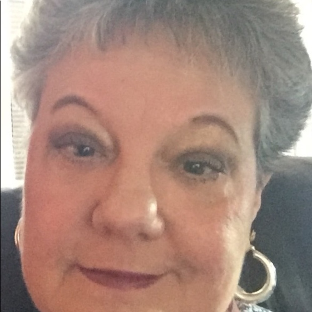 Meet your Posher, Dena
